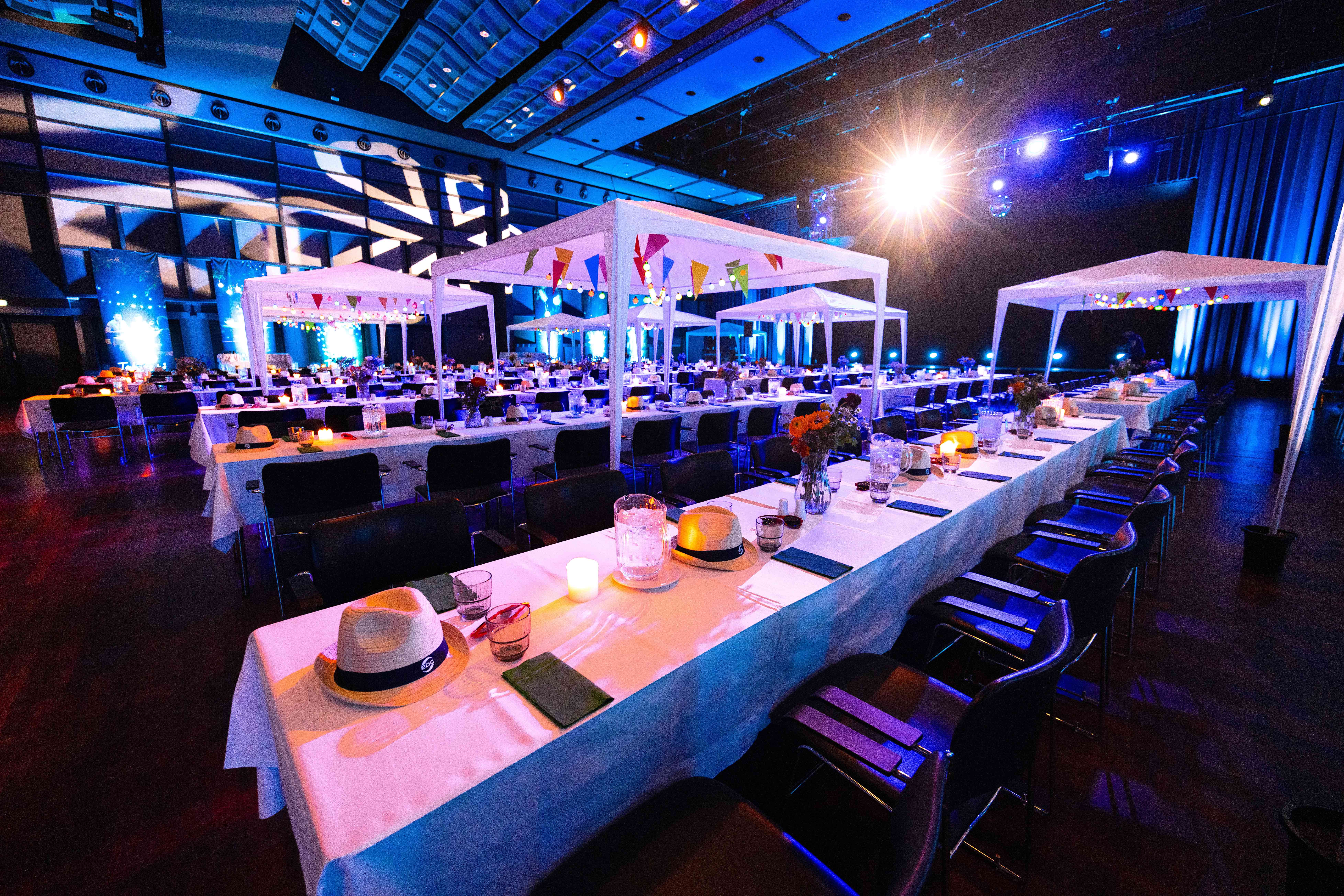 Pavilloner med lyskæder